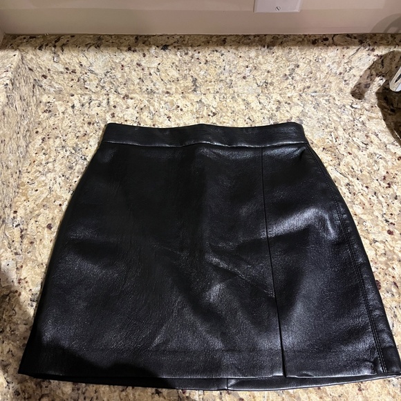 Aritzia Patio Skirt - Picture 2 of 4